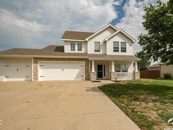 1012 Kathys Ct, Baldwin City, KS 66006