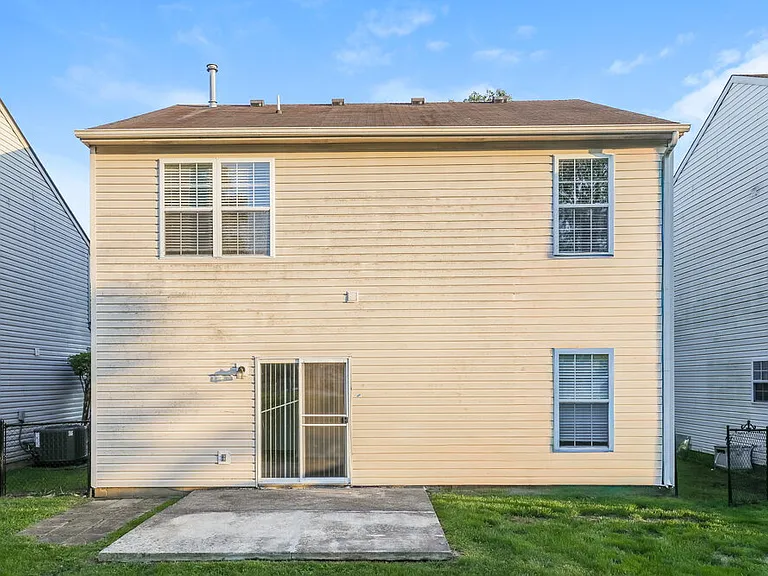 8020 Lake Tree Cir — Photo 17