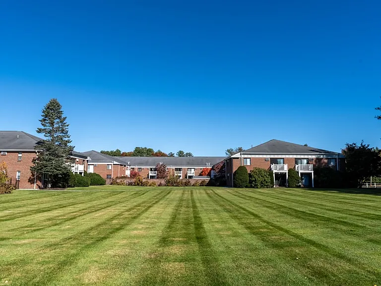 Princeton Green Apartments — Photo 37