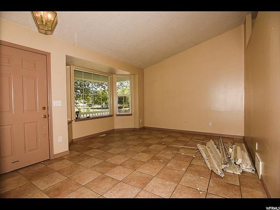 5th image of 5732 N Aberdeen Ln