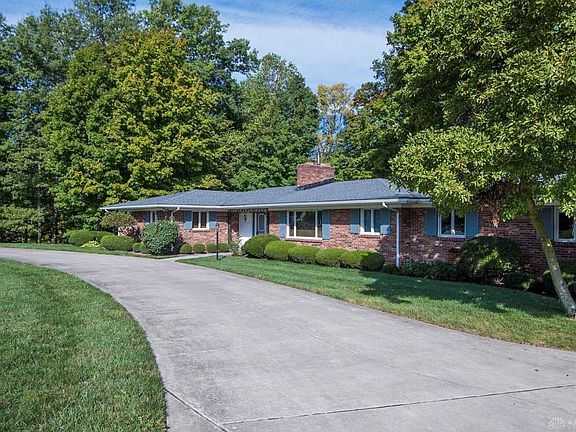 5th image of 1345 Stratford Dr