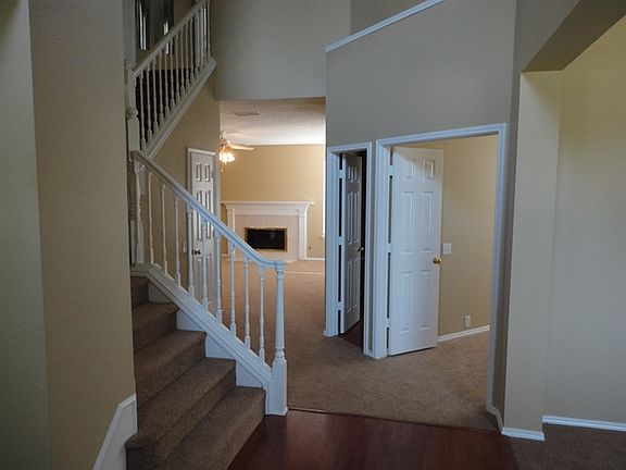 2nd image of 413 Durrand Oak