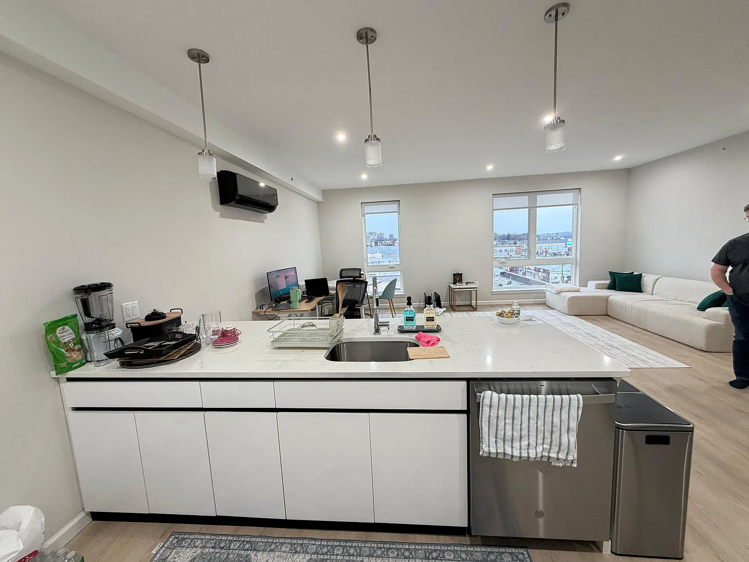 1 bed, $2,400 — Photo 2