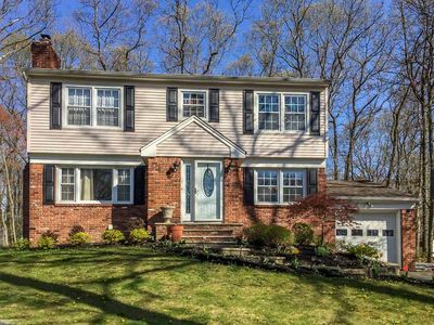 8 Nestling Wood Dr, Long Valley, NJ, 07853