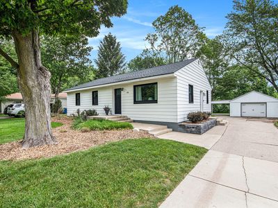 2016 Engleside Dr SE, Grand Rapids, MI, 49546
