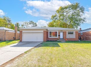 2286 Common Rd, Warren, MI 48092