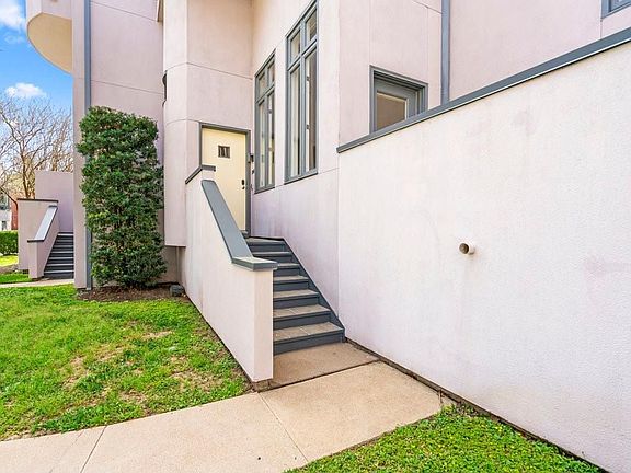 3rd image of 1385 Arlington St #1385
