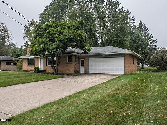 4th image of 1657 Andrew St SE