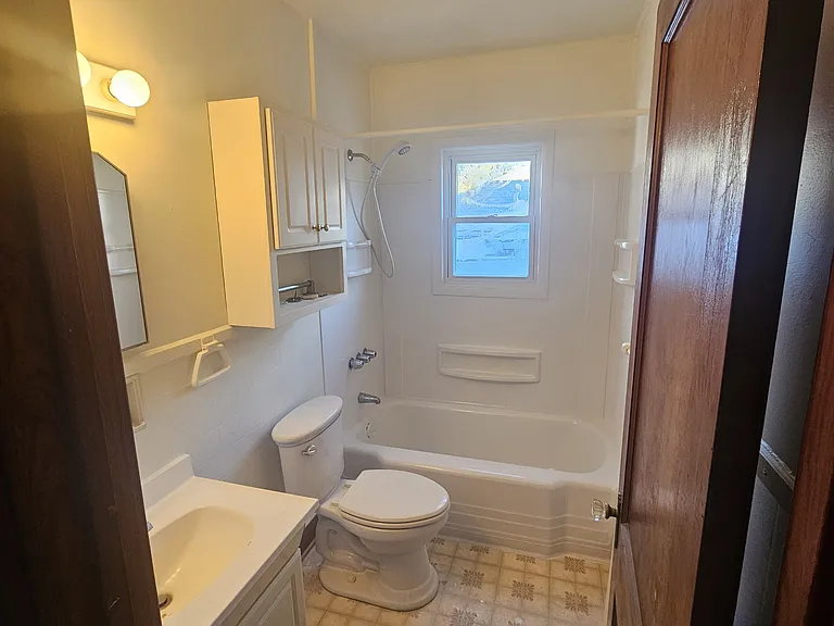 825 Union St #4 — Photo 9