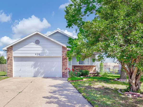 800 W Deerfield Cir, Valley Center, KS 67147