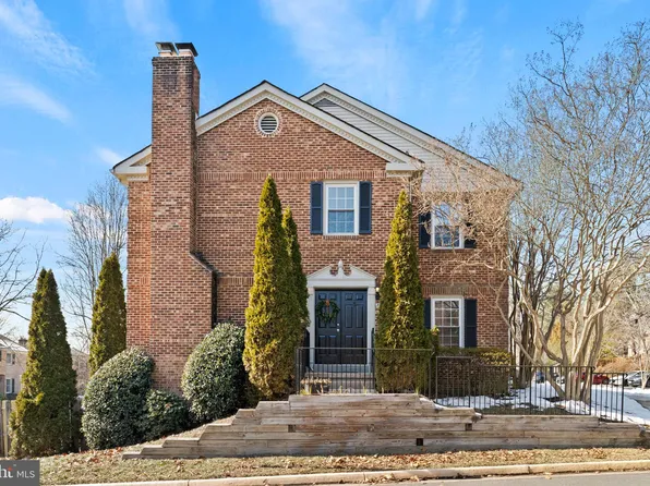 8230 Clifton Farm Ct, Alexandria, VA 22306