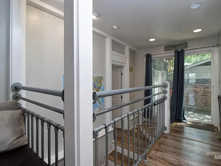 247 Young Ave — Photo 6
