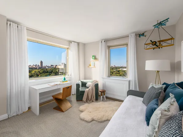 923 Fifth Avenue image 13 of 16