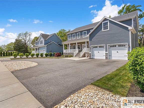 3rd image of 316 Mantoloking Rd