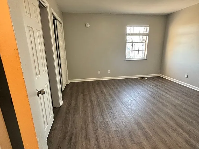 Blakely Place Apartments — Photo 24