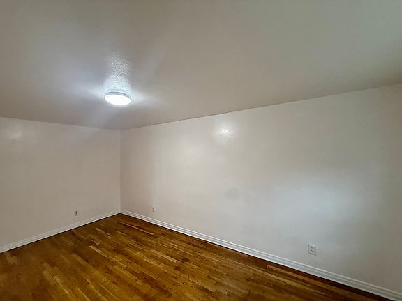 5th image of 30-06 80th St #1