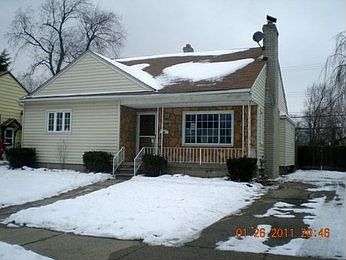 1st image of 21923 Lange St