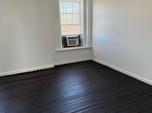 louisville-kentucky-73472682 picture