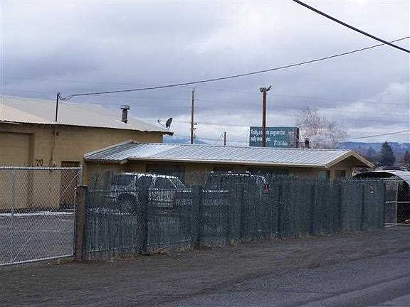 3rd image of 7242 Hilyard Ave