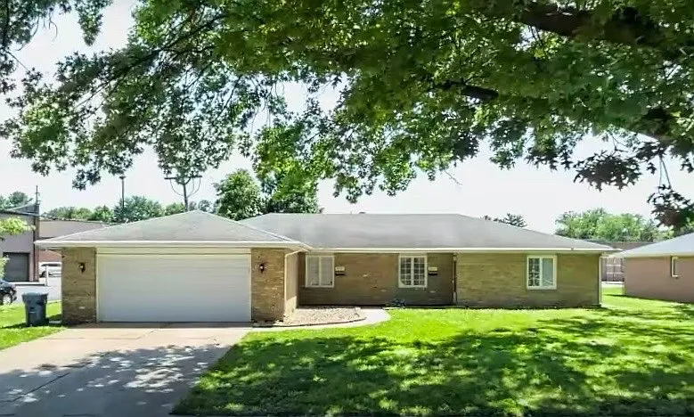 2 bed, 1000 sqft, $1,100 — Photo 1