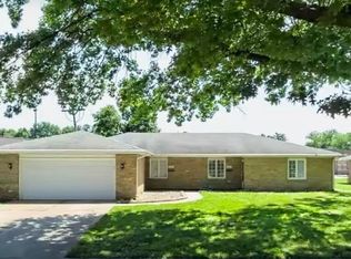 2420 W Lawrence Ave #2420, Springfield, IL 62704