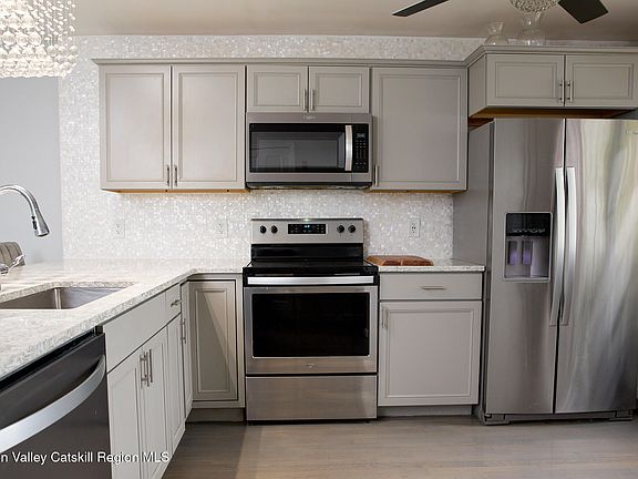 3rd image of 203 Briarwood Court