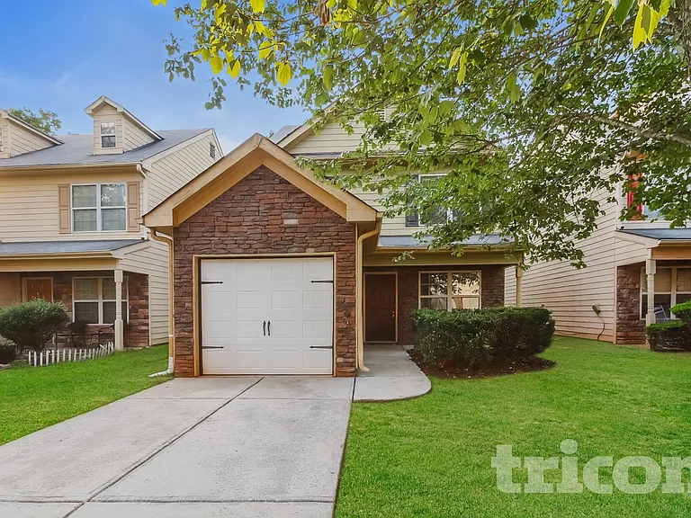 1047 Wedgewood Ct — Photo 1