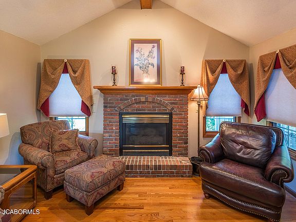 5th image of 1027 Satinwood Ct