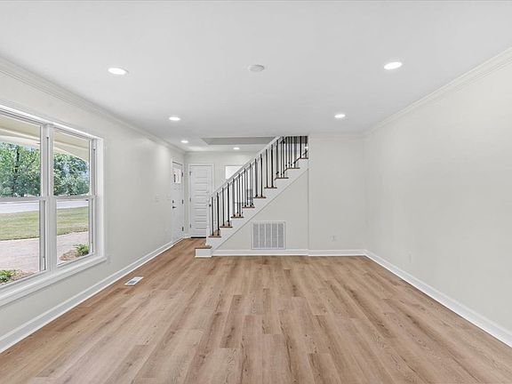 4th image of 1821 Denton Rd