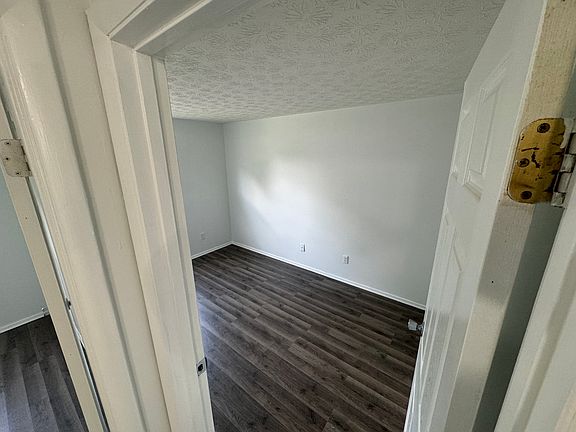 5th image of 5051 Bentler Dr
