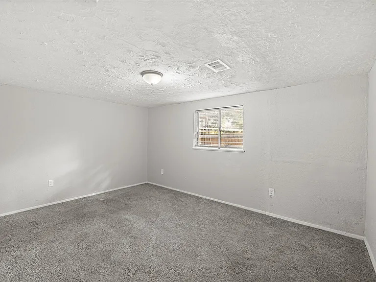 2929 Leroy St — Photo 16