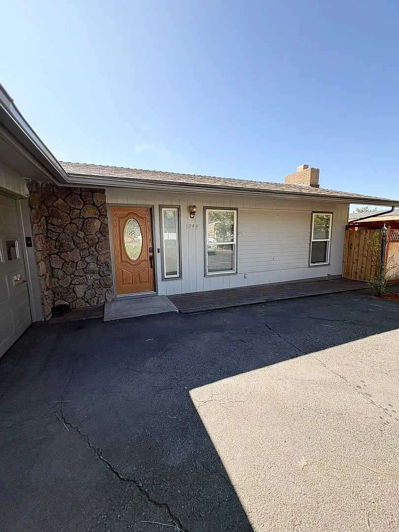 1944 Euclid Ave. 3 Bedroom, 2 Bathroom House — Photo 4