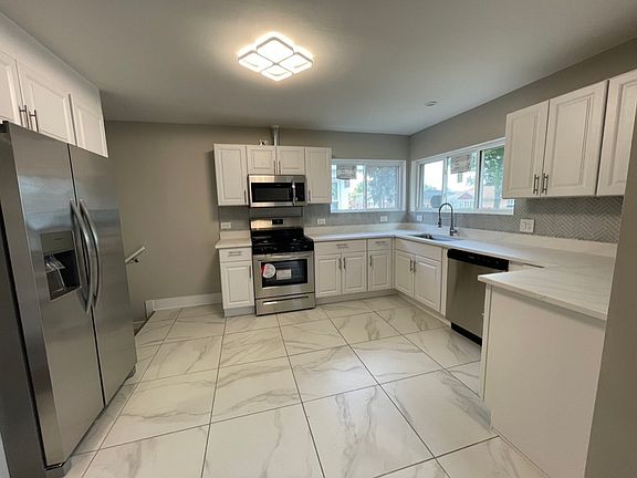 4th image of 1014 30th Ave
