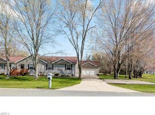 55 Roaming Rock Blvd, Roaming Shores, OH 44085