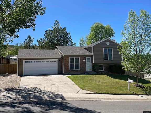 3rd image of 2625 Colorado Dr