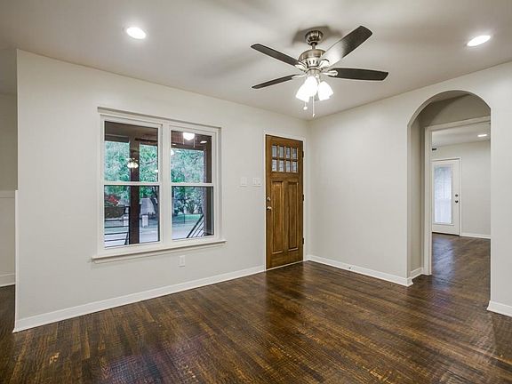 3rd image of 10729 Lake Gardens Dr