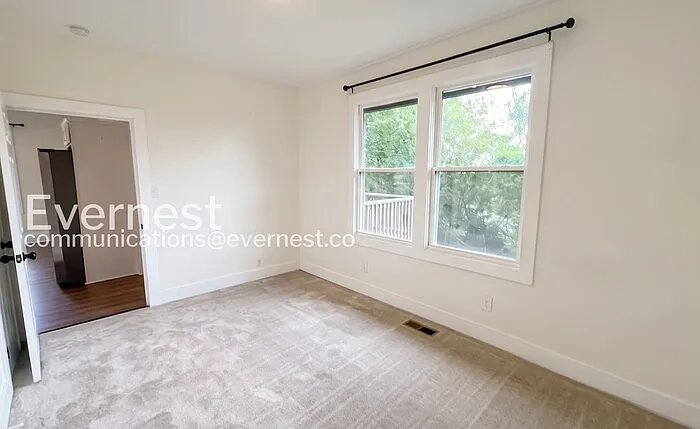 3646 Crompton St — Photo 10