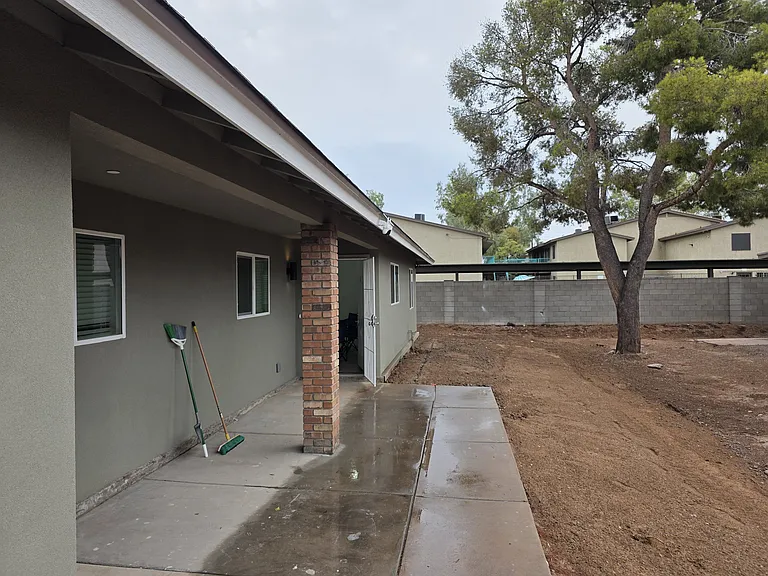 2943 E Beck Ln #4 — Photo 6
