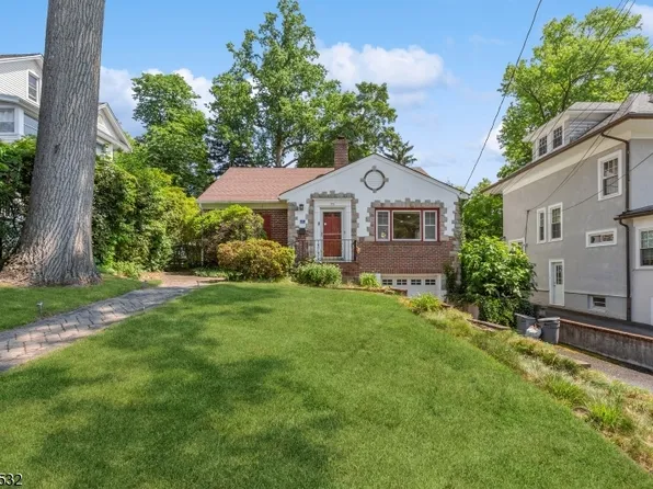 99 Cypress St, Millburn Twp., NJ 07041