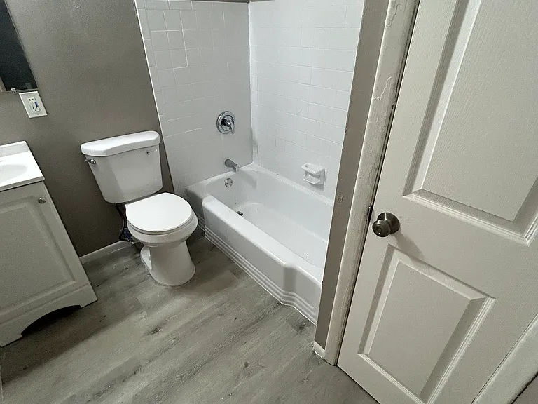 1818 Longford Dr — Photo 5