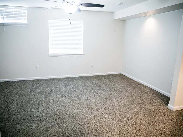 1004 Stillwater Dr — Photo 31