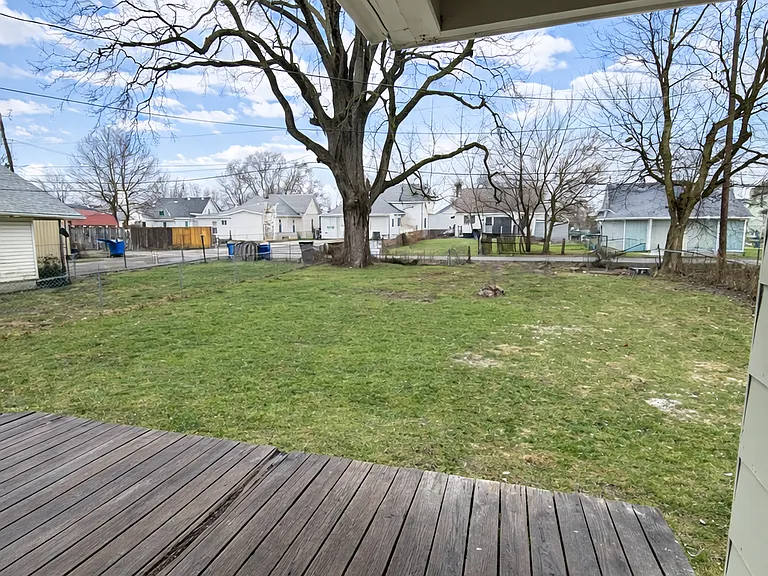 1115 N Bell St — Photo 11