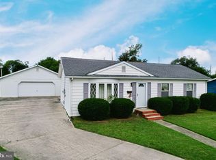 3 Oak Dr, Smyrna, DE 19977