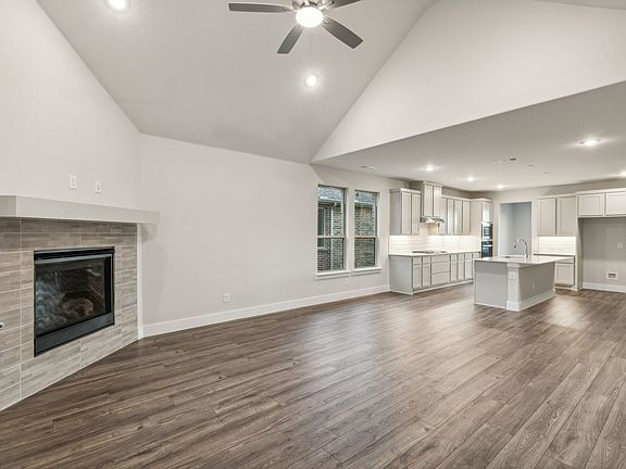4th image of 2196 Vista Way