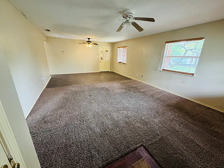 218 S 4th Ave — Photo 11