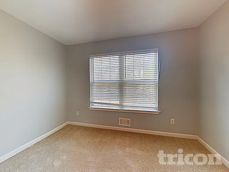 162 Robbens Dr — Photo 11