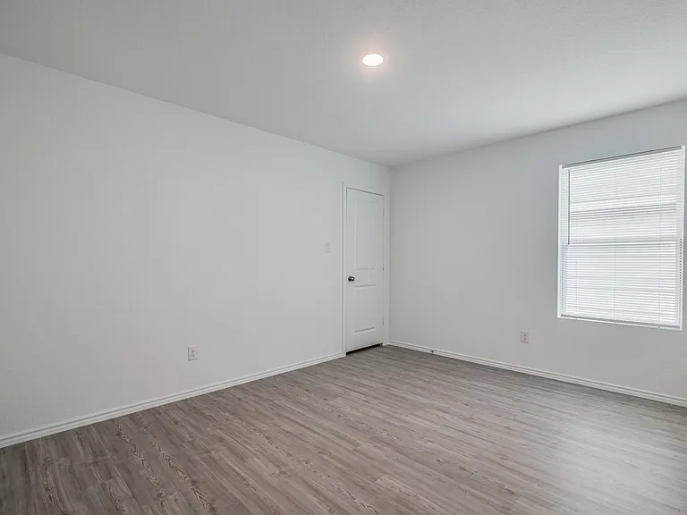2406 Double Oak Dr — Photo 8