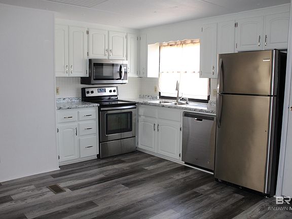 3rd image of 1326 Ridgewood Dr