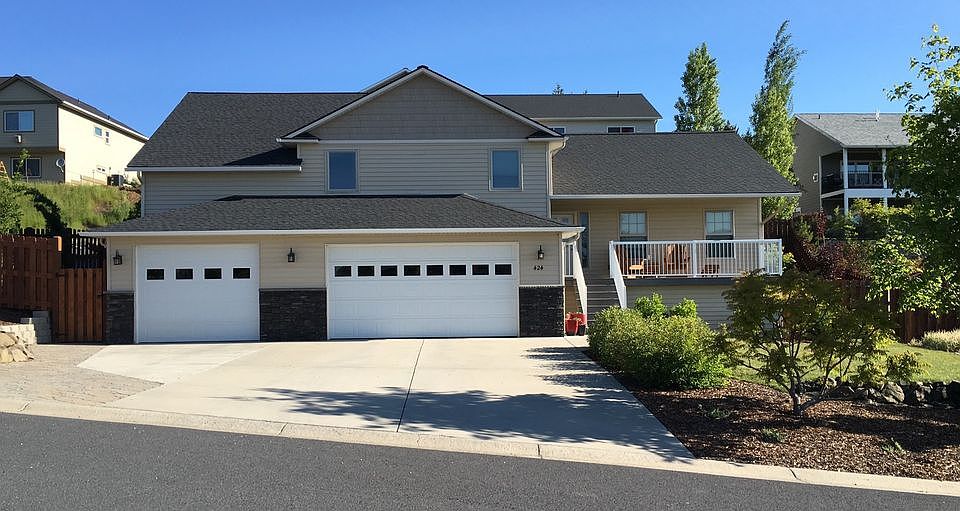 Fenced & Landscaped w/ 3-Car