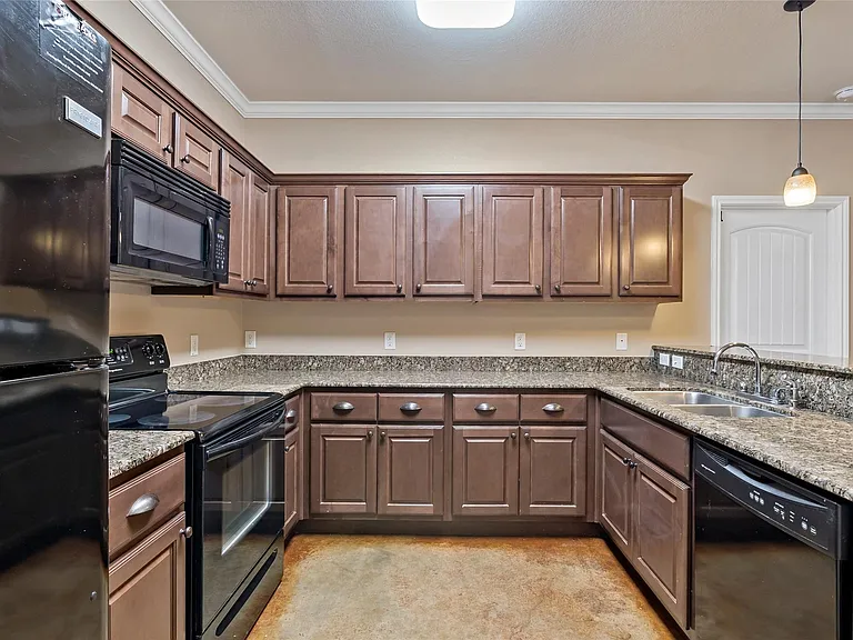 3338 General Pkwy — Photo 10